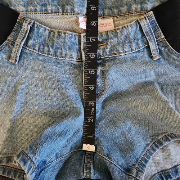 Ingrid & Isabel Maternity Denim Midi Short Expandable Panels Distressed Sz 2/26 - Picture 10 of 12